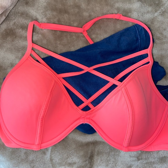 Victoria Secret bikini top - Picture 3 of 3